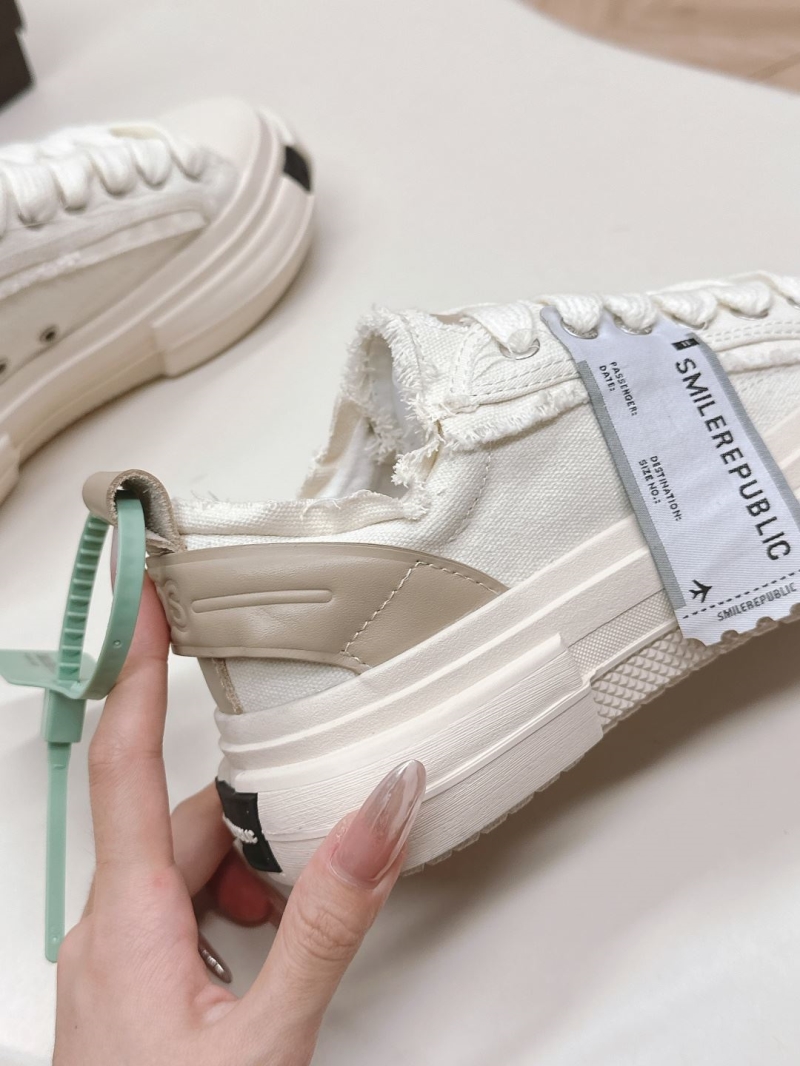 Smilerepublic Canvas Shoes